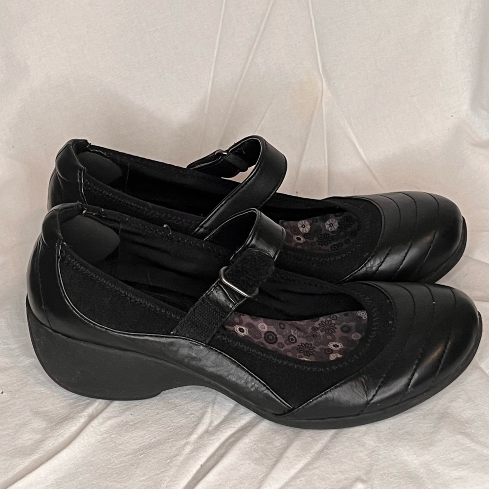 Naturalizer, Mary Jane’s, used, size 7 1/2 US